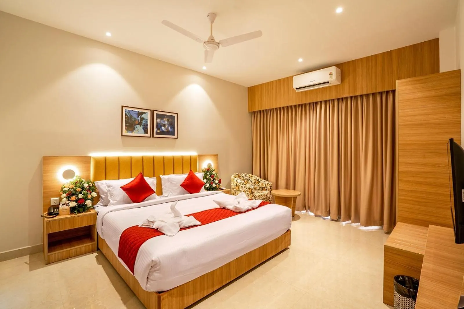***  Hotel Grand Avenue Pambadi 印度