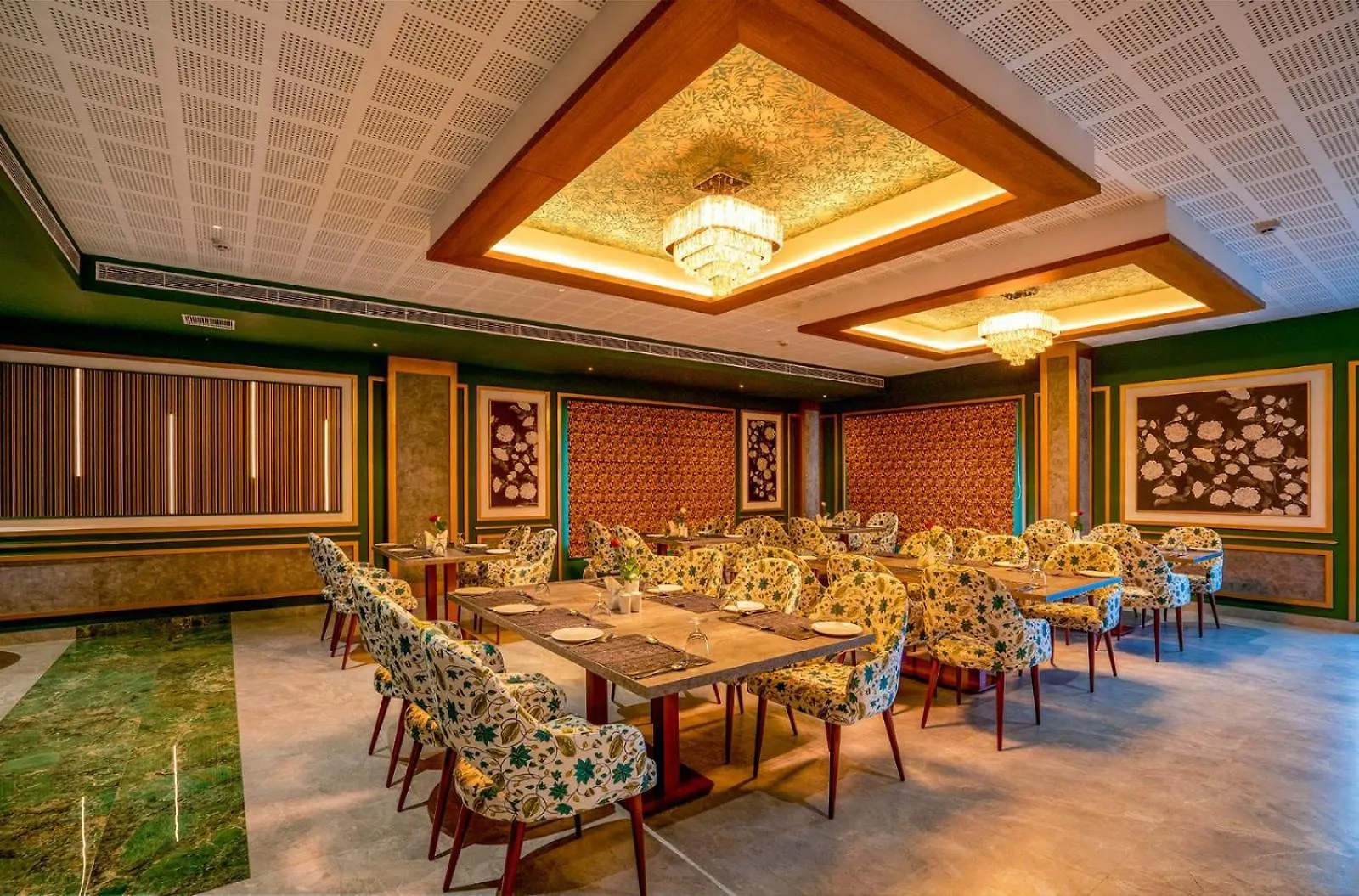 Hotel Grand Avenue Pambadi 3*,  印度